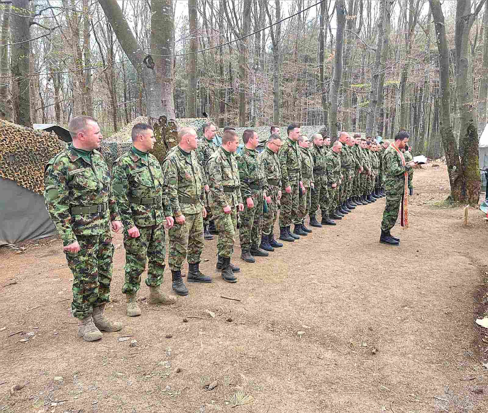 Military priest Ivan Ganic Soldiers who stay for Christmas in the