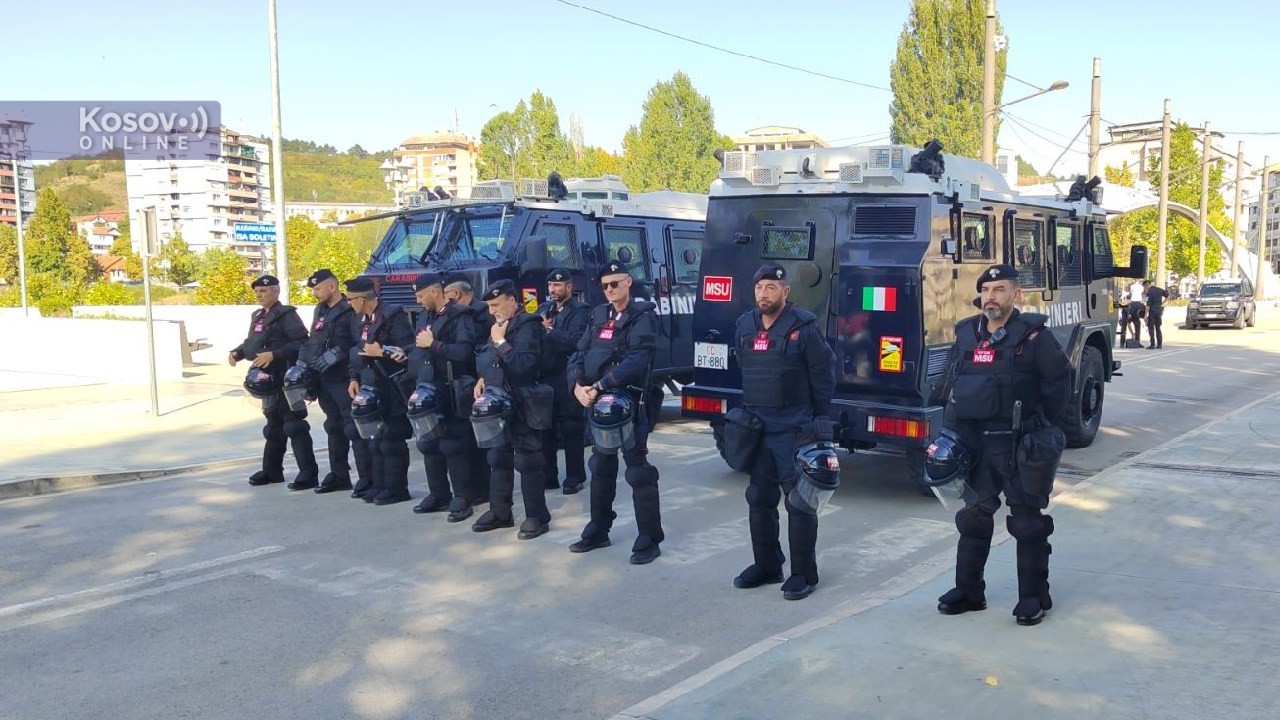 Karabinjeri në urën mbi Ibru