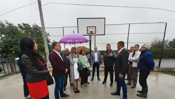 Suvi Do - dodela krava muzara za tri srpske porodice Suvi Do - dodela krava muzara za tri srpske porodice