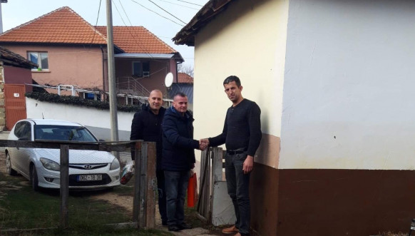 Dragan Petković u poseti srpskim porodicama u Pasjanu i Partešu 
