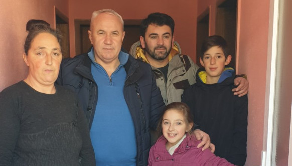 Štrpce, poseta predstavnika opštine porodicama u selu Vrbeštica Štrpce, poseta predstavnika opštine porodicama u selu Vrbeštica