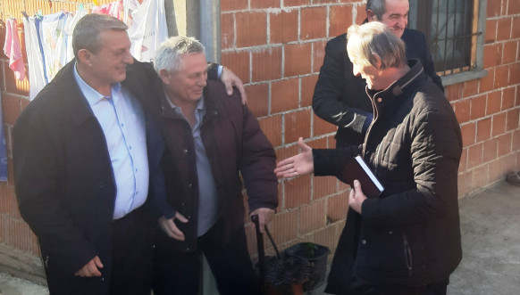 Predstavnici Privremenog organa Opštine Peć u poseti povratnicima u Ljevoši 