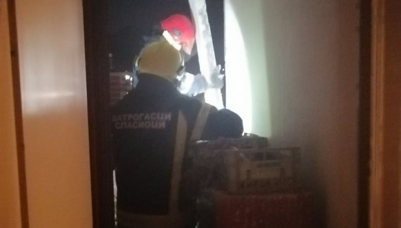 Vatrogasci intervencija u Severnoj Mitrovici 