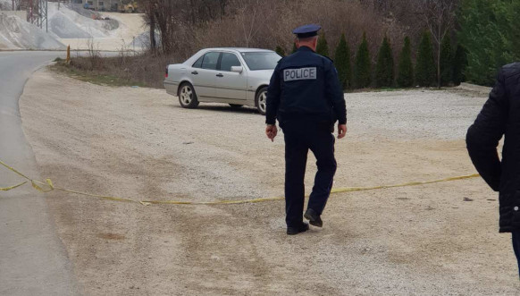Zaustavljeno vozilo na policijskom punktu Stuble - Klokot