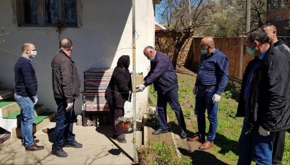 Klokot - Podela humanitarne pomoći u selu Binač