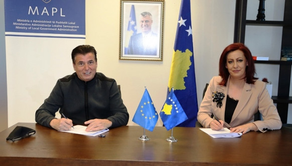 Ministarka i gradonačelnici, potpisivanje ugovora, FOTO: MALS Ministarka i gradonačelnici, potpisivanje ugovora, FOTO: MALS