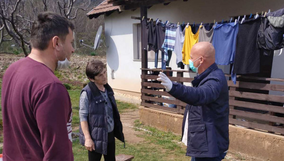 Pećki upravni okrug - nacelnik sa volonterima