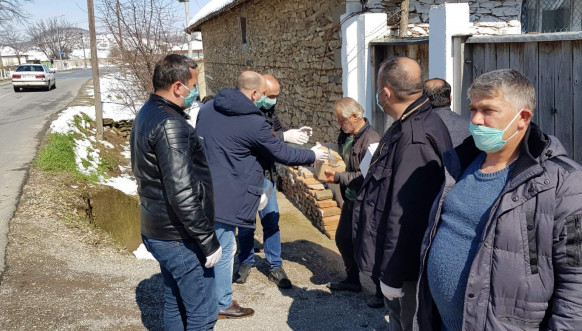 Klokot - Podela humanitarnih paketa socijalnonajugroženijim porodicama Klokot - Podela humanitarnih paketa socijalnonajugroženijim porodicama