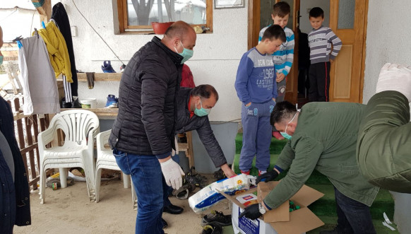 Klokot - Podela humanitarnih paketa socijalnonajugroženijim porodicama Klokot - Podela humanitarnih paketa socijalnonajugroženijim porodicama
