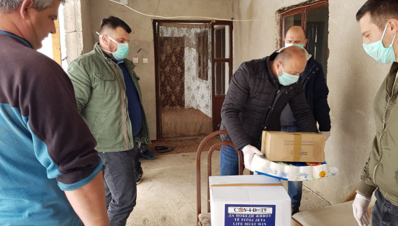Klokot - Podela humanitarnih paketa socijalnonajugroženijim porodicama Klokot - Podela humanitarnih paketa socijalnonajugroženijim porodicama