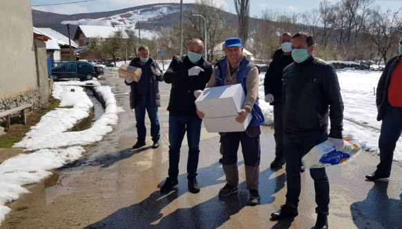 Klokot - Podela humanitarnih paketa socijalnonajugroženijim porodicama Klokot - Podela humanitarnih paketa socijalnonajugroženijim porodicama