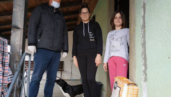 Distribucija brašna od anonimnog donatora iz KM najugroženijima Distribucija brašna od anonimnog donatora iz KM najugroženijima