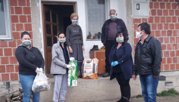 Distribucija brašna od anonimnog donatora iz KM najugroženijima Distribucija brašna od anonimnog donatora iz KM najugroženijima