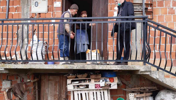 Distribucija brašna od anonimnog donatora iz KM najugroženijima Distribucija brašna od anonimnog donatora iz KM najugroženijima
