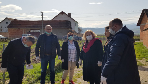 Klokot - podela humanitarnih paketa albanskoj zajednici