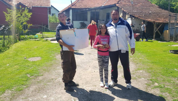 Klokot - Podela higijenskih paketa Klokot - Podela higijenskih paketa