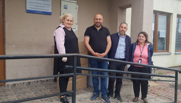 Klokot: Podela paketa albanskoj zajednici povodom Bajrama