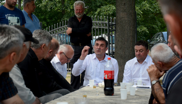 Tajić i Todosijević sa meštanima četiri sela u opštini Zvečan