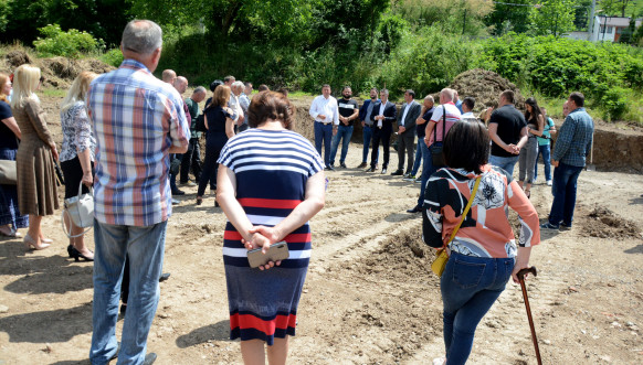 Tajić i Todosijević - polaganje kamena temeljca