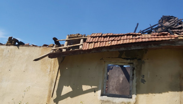 Orahovac, izgorela srpska kuća