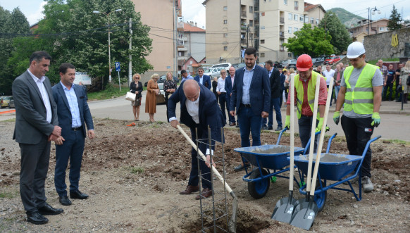 Tajić u obilasku opštine Leposavić9.jpg