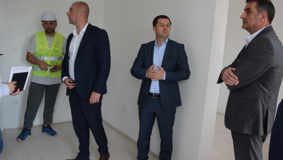 Tajić u obilasku opštine Leposavić9.jpg