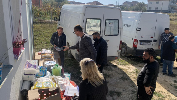 Nameštaj i prehrambeni proizvodi za 14 povratničkih porodica u Gračanici i Obiliću
