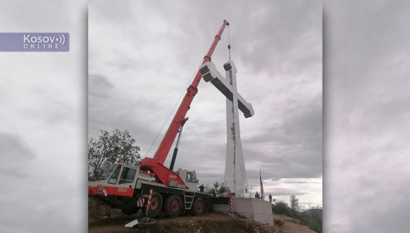 Postavljanje krsta na brdu Kamilja