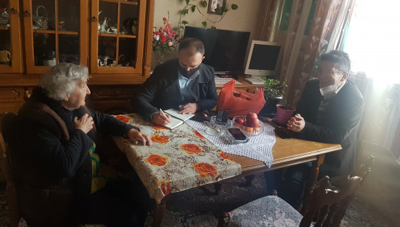 Predstavnici Ministarstva za zajednice i povratak posetili porodice iz Paviljona "E" u Prištini 