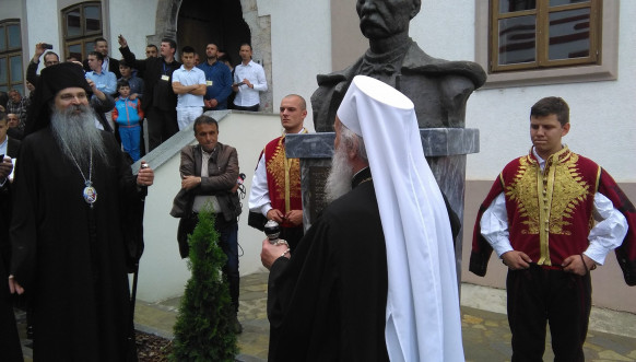 Prizrenska Bogoslovija 2016. - Otkrivanje biste - Patrijar Iriniej -Episkop raškoprizrenski Teodosije