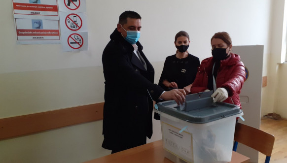 Srpska lista -  glasanje