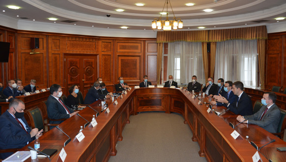 Petković i Đurić sa članovima delegacije izraelskog Nacionalnog koledža za odbranu 
