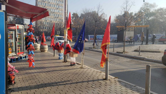 priština albanske zastave