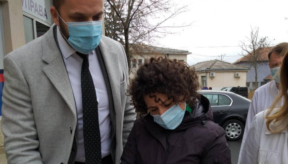 Radojević i Hodžić uručili medicinsku opremu Zdravstvenom centru