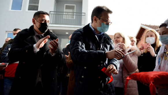 Petar Petković - Dodela stanova u ulici Luja Braja Petar Petković - Dodela stanova u ulici Luja Braja