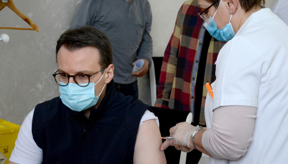 Petar Petković i predstavnici Srpske liste - vakcinacija u Raškoj 