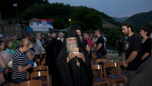 Mitropolit Amfilohije - Donosi mošti u Banjsku povodom 700 godina Mitropolit Amfilohije - Donosi mošti u Banjsku povodom 700 godina