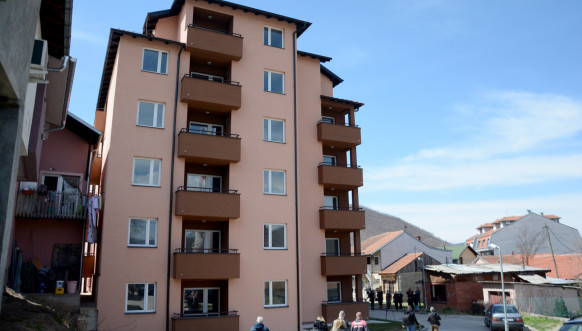 Dodela stanova u Zvečanu za bivše stanare Staračkog doma