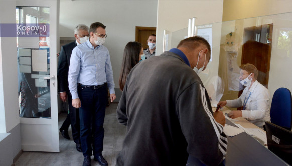 Petkovic-poseta-Leposavicu-i-Postanskoj-stedionici02