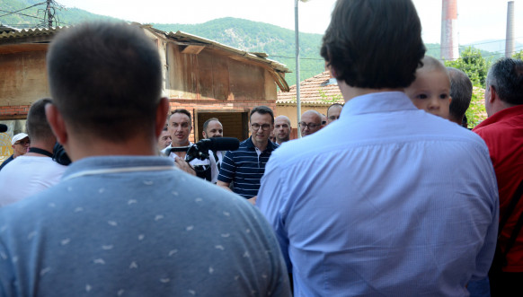 Petković u Zvečanu uručio ključeve od stanova za mlade kadrove PU