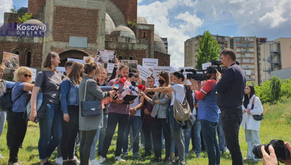 protesti studenata kod crkve Hrista Spasa u Prištini