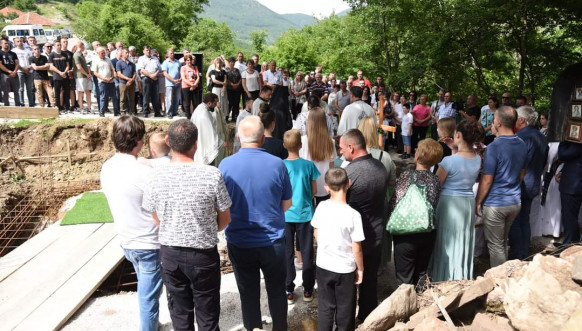 Osveštan temelj crkve Svete trojice u Rodelju