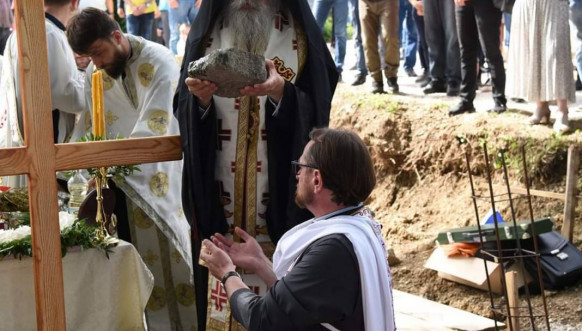 Osveštan temelj crkve Svete trojice u Rodelju