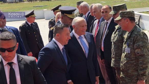 Vesli Klark - doček u Ministarstvu odbrane