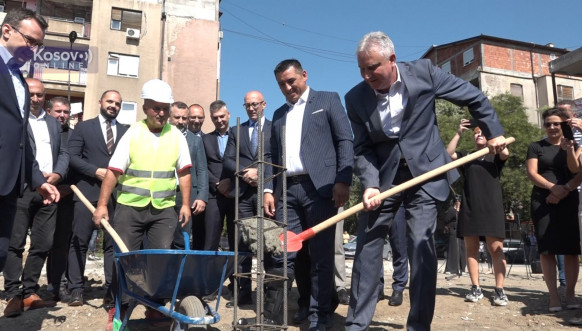 Polaganje kamena temeljca za novu zgradu Univerziteta u Kosovskoj Mitovici Polaganje kamena temeljca za novu zgradu Univerziteta u Kosovskoj Mitovici