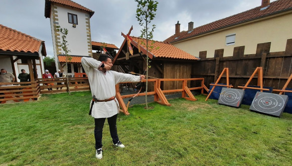 Festival u Gračanici 1.jpg