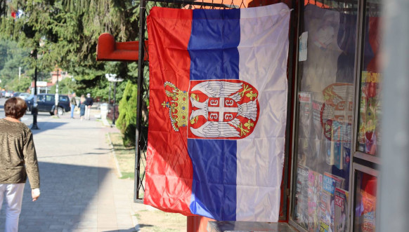 Leposavić - srpske zastave