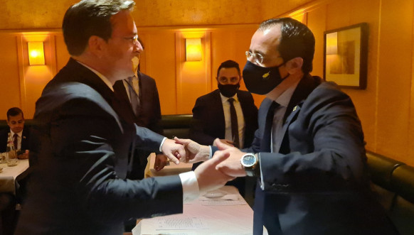 Selaković sa kiparskim kolegom 1 Selaković sa kiparskim kolegom 1
