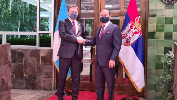 Selaković sa sa ministrom inostranih poslova Gvatemale Pedrom Brolom Selaković sa sa ministrom inostranih poslova Gvatemale Pedrom Brolom