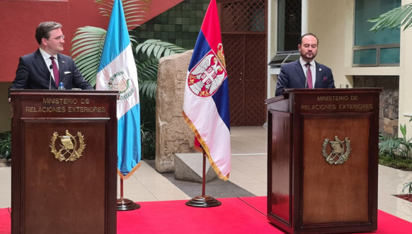 Selaković sa sa ministrom inostranih poslova Gvatemale Pedrom Brolom Selaković sa sa ministrom inostranih poslova Gvatemale Pedrom Brolom